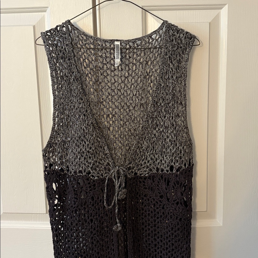 NWOT Monoreno Black & Gray Knit Sleeveless Long Vest M Fun & Flattering
